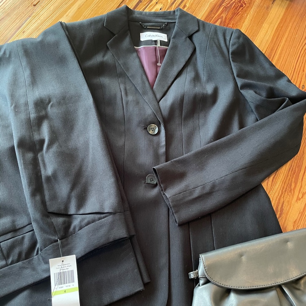 Womens Pant Suit Calvin Klein- Back to Work